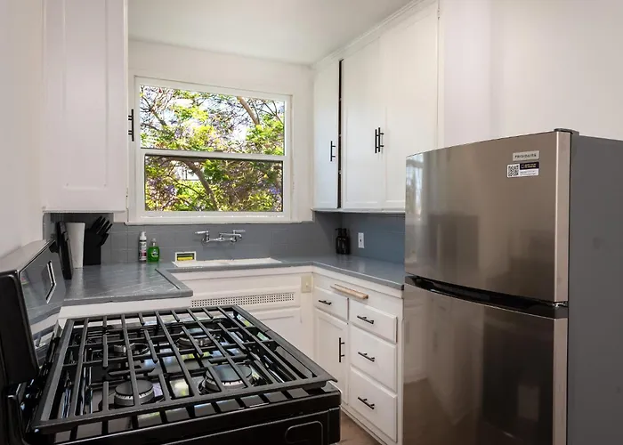 A Slice Of Paradise: 2Br Apt. With Hot Tub