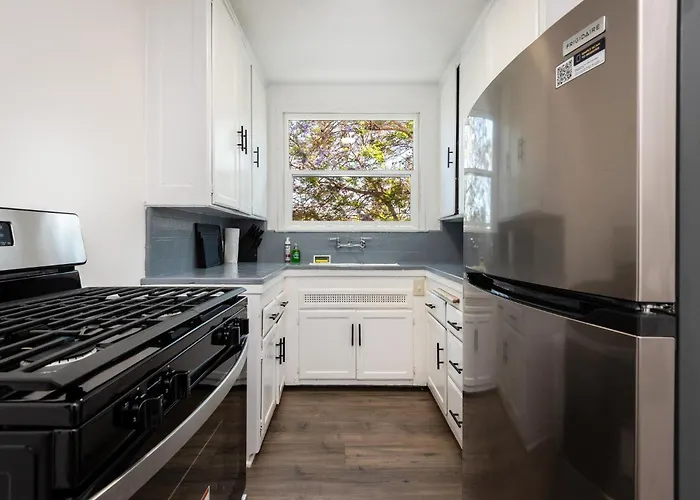 A Slice Of Paradise: 2Br Apt. With Hot Tub