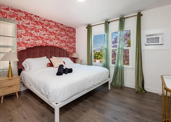 A Slice Of Paradise: 2Br Apt. With Hot Tub