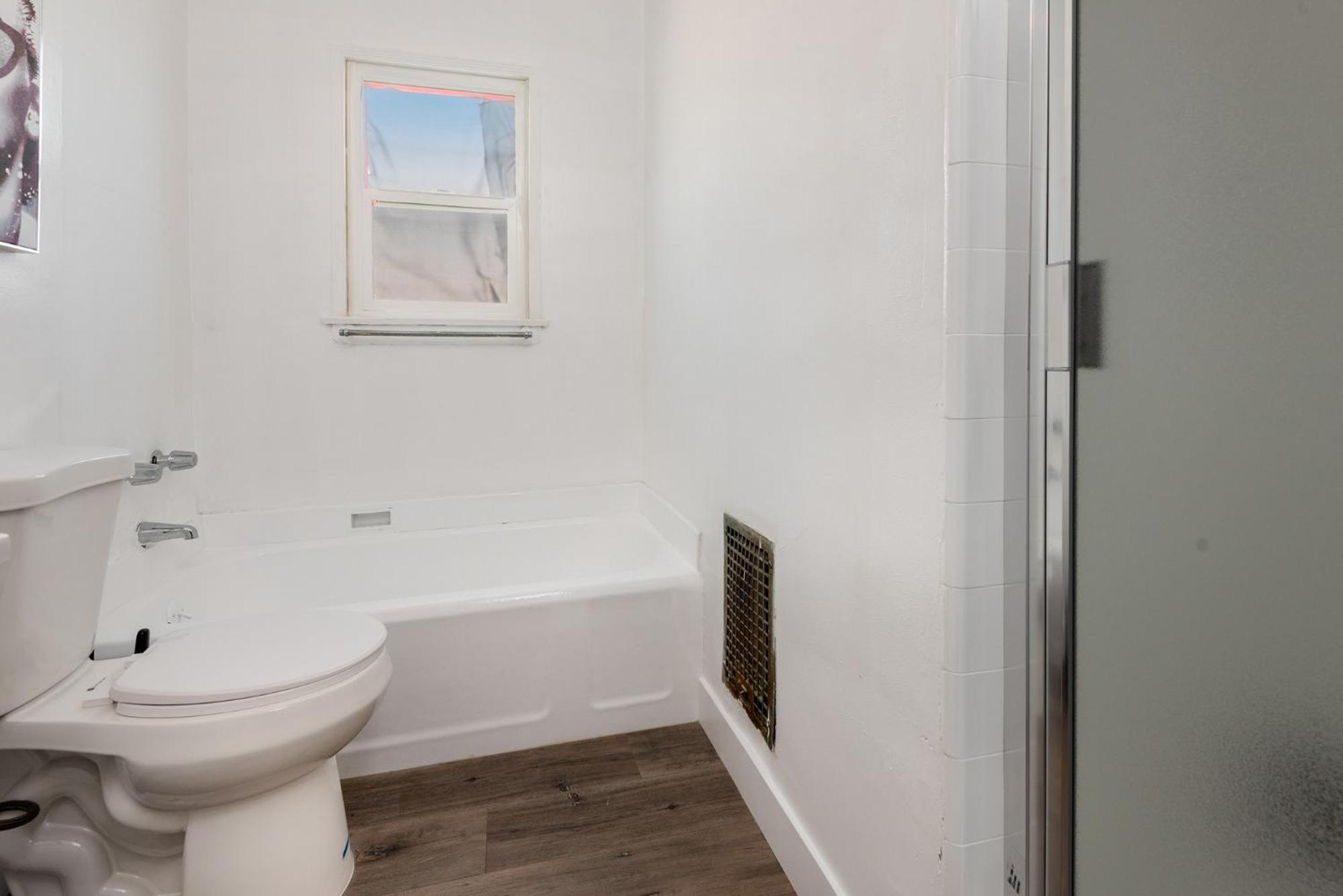 A Slice Of Paradise: 2br Apt. With Hot Tub Apartment Los Angeles